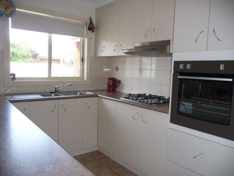 2 1 Alfred Avenue, Echuca VIC 3564