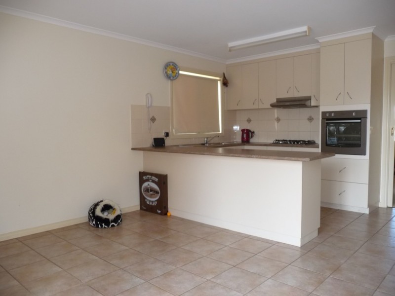 2 1 Alfred Avenue, Echuca VIC 3564