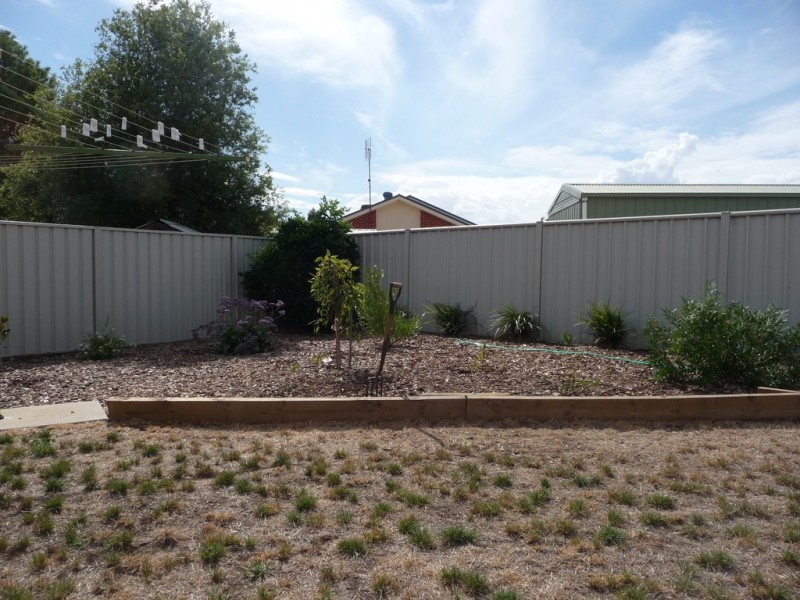 2 1 Alfred Avenue, Echuca VIC 3564