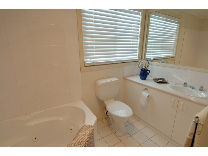 14 Porter Street, Moama NSW 2731