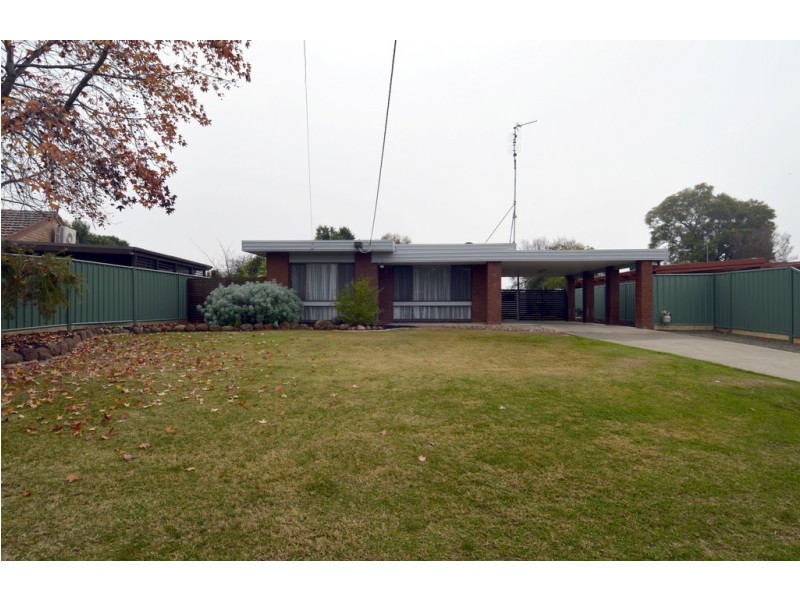 8 Evans Court, Echuca VIC 3564