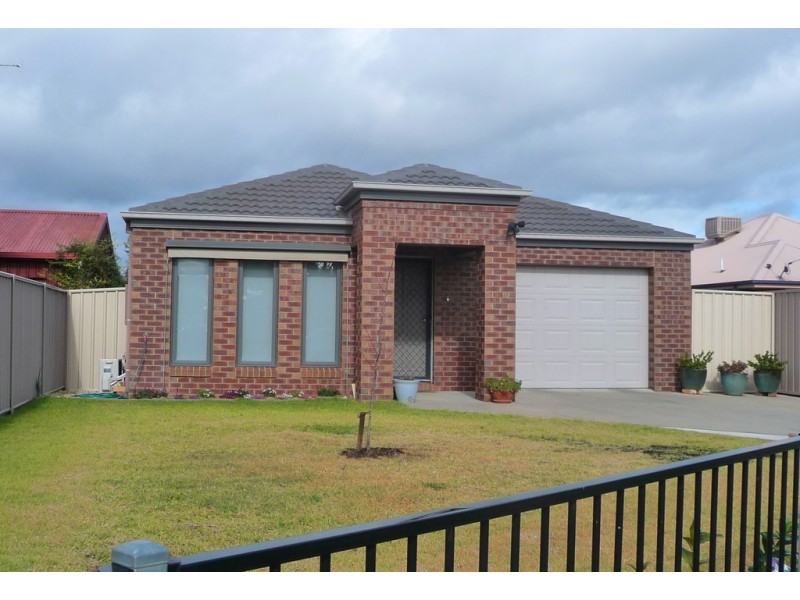 27B Shaw St, Moama NSW 2731