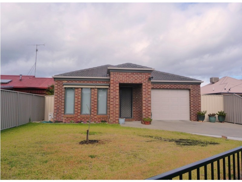 27B Shaw St, Moama NSW 2731