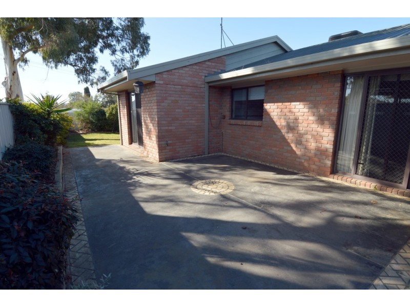 04 Canberra Court, Moama NSW 2731
