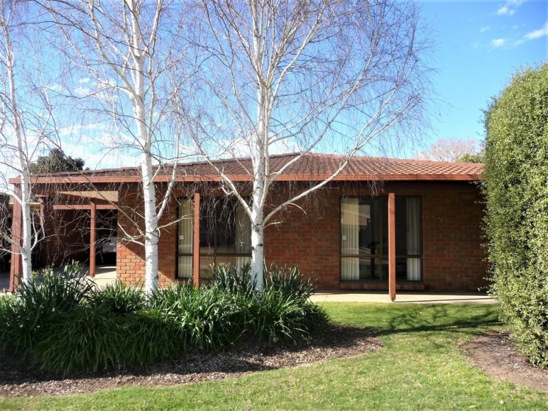 51 Rutley Crescent, Echuca VIC 3564