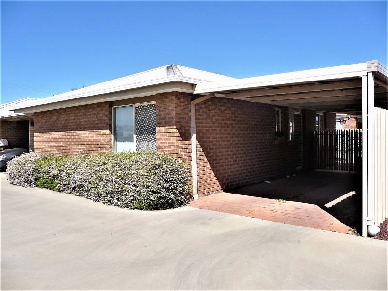 2/16 COUNCIL STREET, Moama NSW 2731