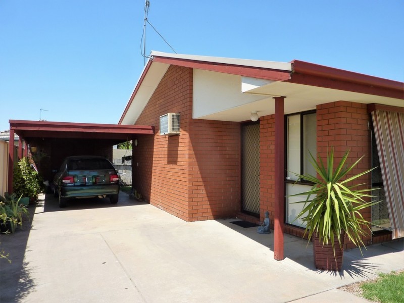 3 24 Premier Street, Echuca VIC 3564