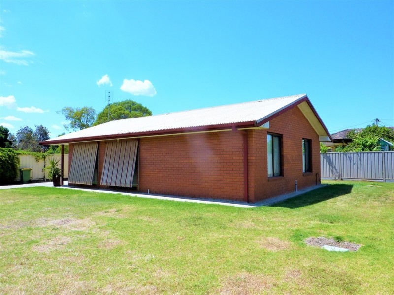 3 24 Premier Street, Echuca VIC 3564