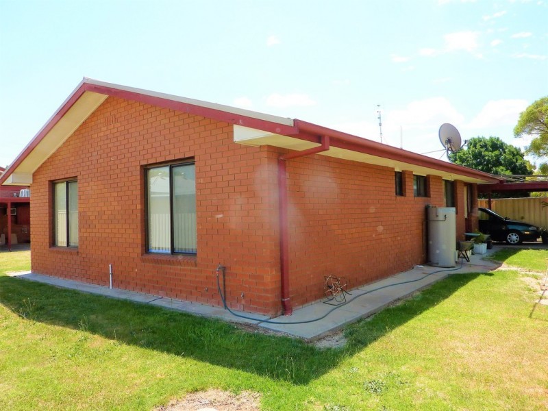 3 24 Premier Street, Echuca VIC 3564