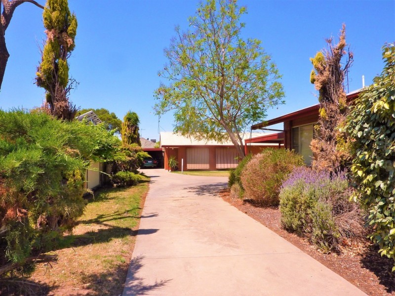 3 24 Premier Street, Echuca VIC 3564