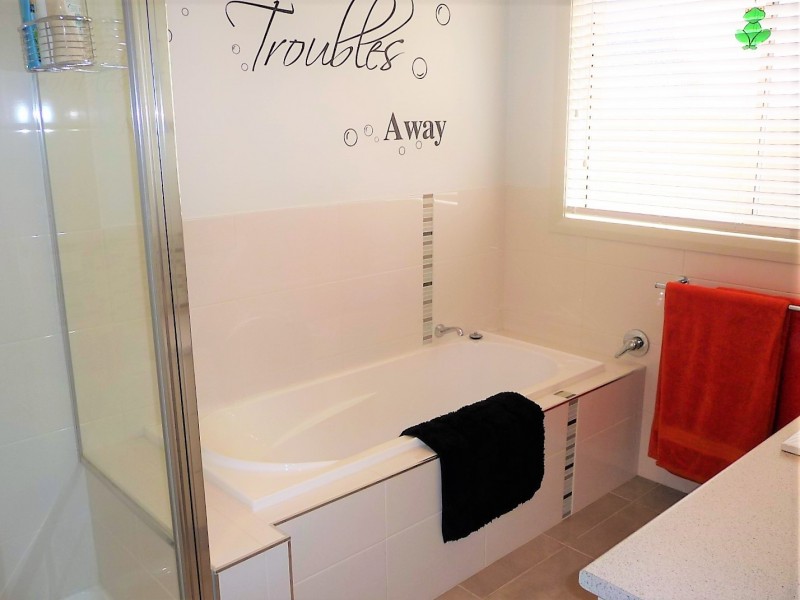 24 Lynch Dr, Echuca VIC 3564