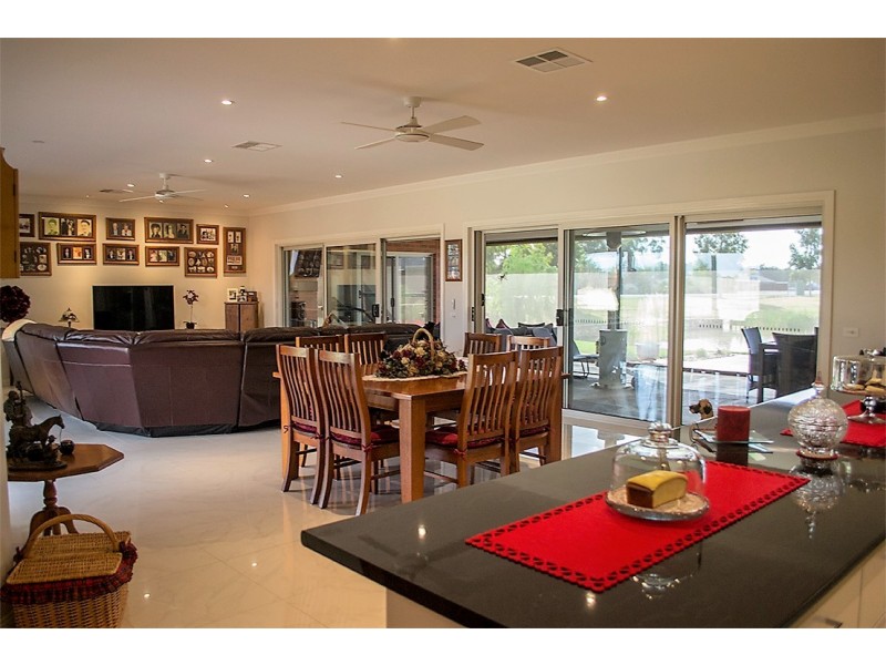 10 Burgundy Drive, Moama NSW 2731