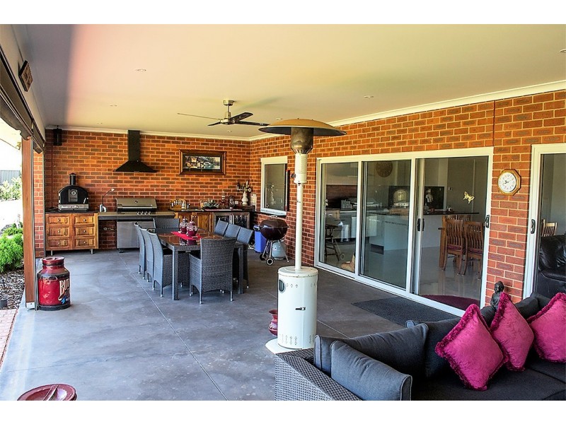 10 Burgundy Drive, Moama NSW 2731