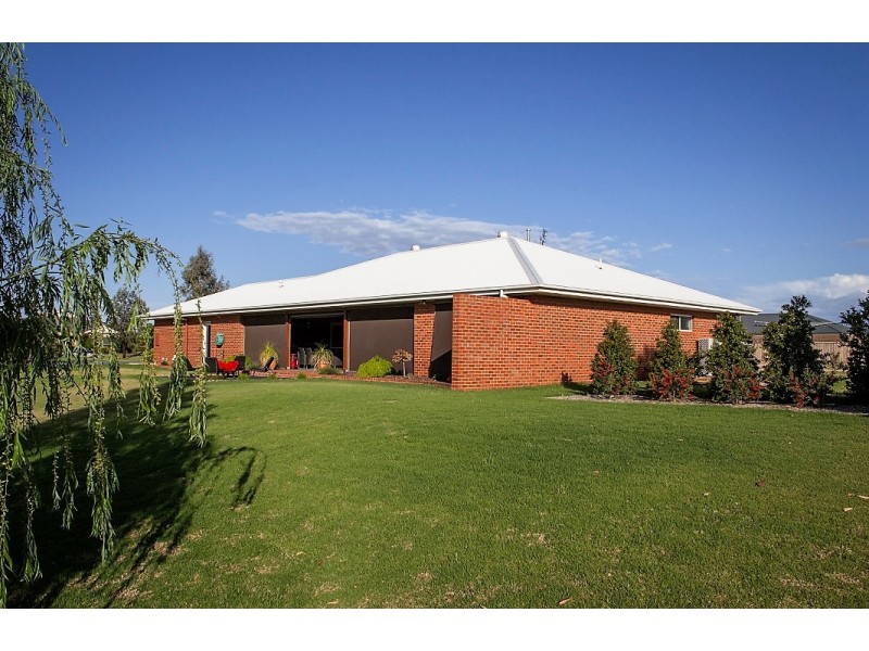 10 Burgundy Drive, Moama NSW 2731