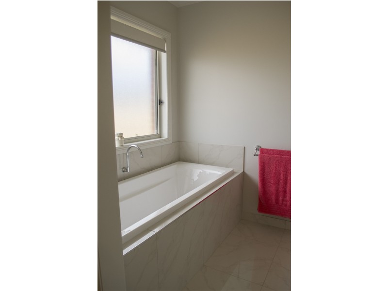 10 Burgundy Drive, Moama NSW 2731