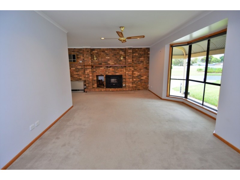 20 Lawson Drive, Moama NSW 2731