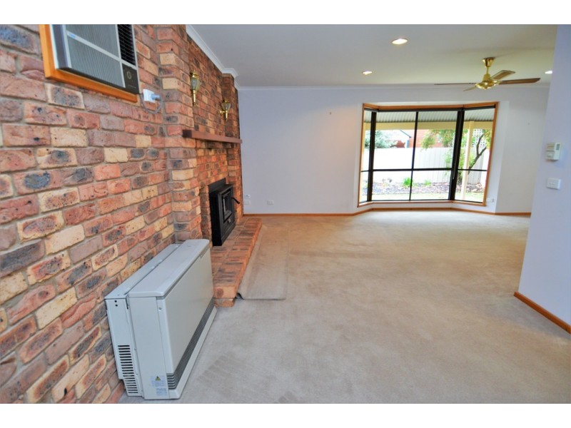 20 Lawson Drive, Moama NSW 2731