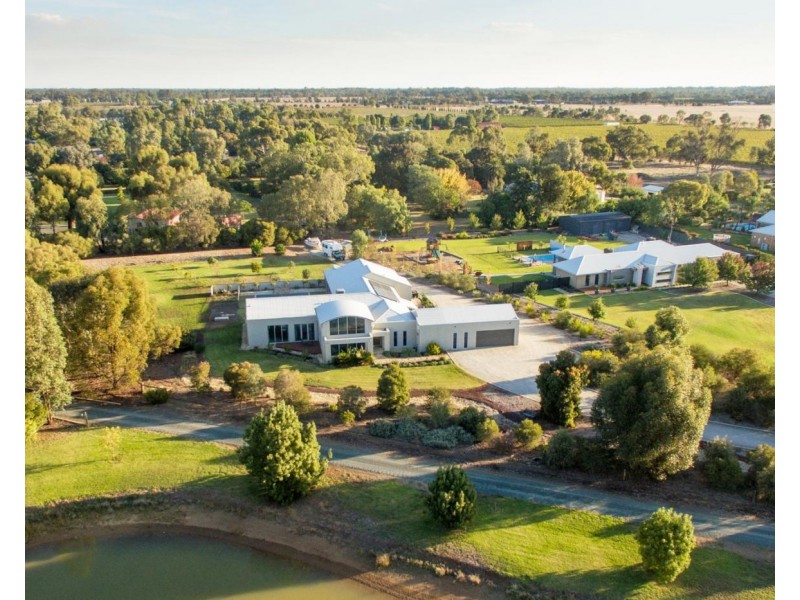 10 Hollara Drive, Moama NSW 2731