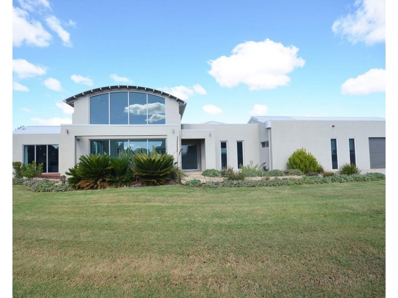 10 Hollara Drive, Moama NSW 2731