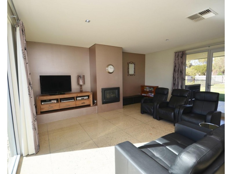 10 Hollara Drive, Moama NSW 2731