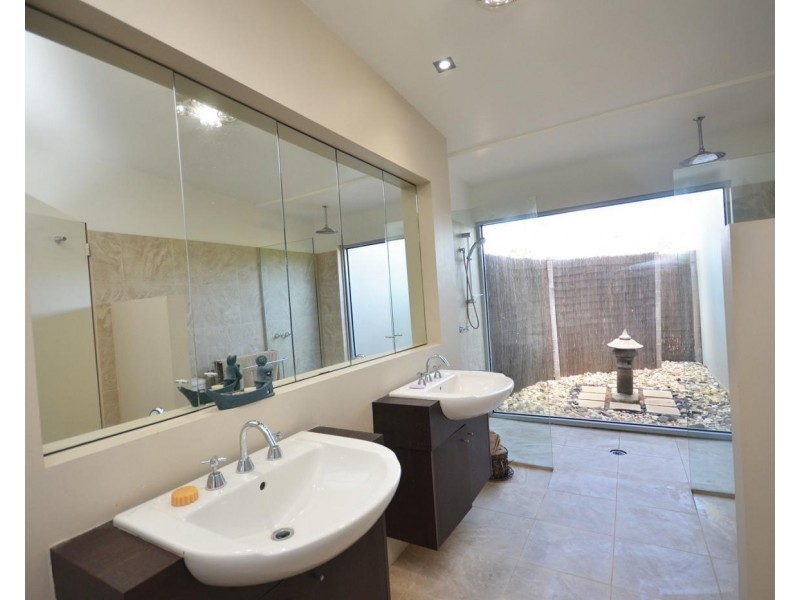 10 Hollara Drive, Moama NSW 2731