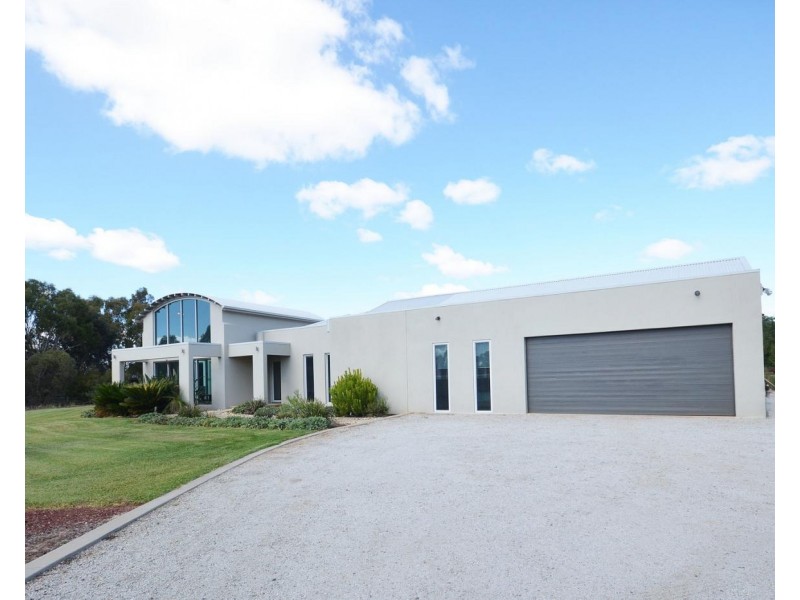 10 Hollara Drive, Moama NSW 2731