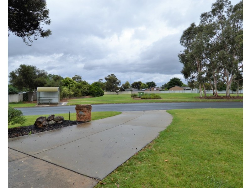 20 Lawson Drive, Moama NSW 2731