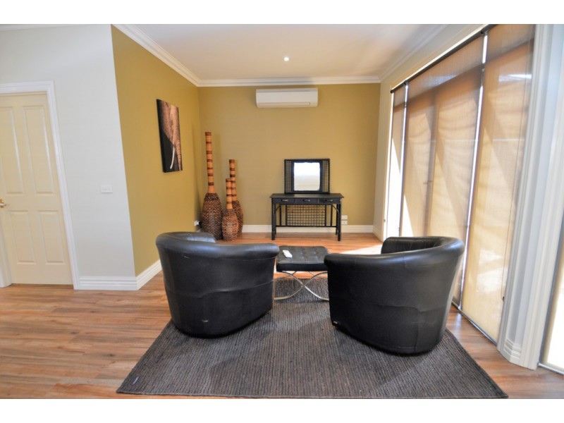 37 Kingfisher Drive West, Moama NSW 2731