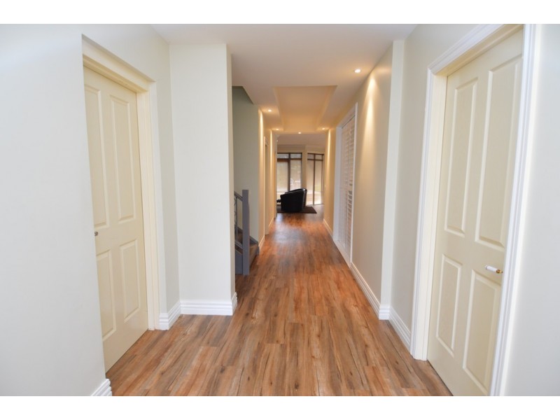 37 Kingfisher Drive West, Moama NSW 2731