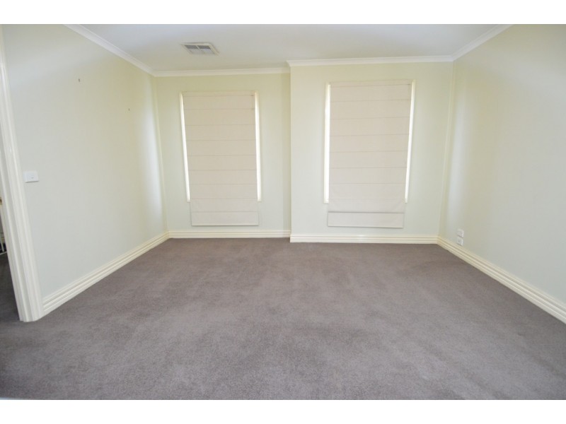 37 Kingfisher Drive West, Moama NSW 2731