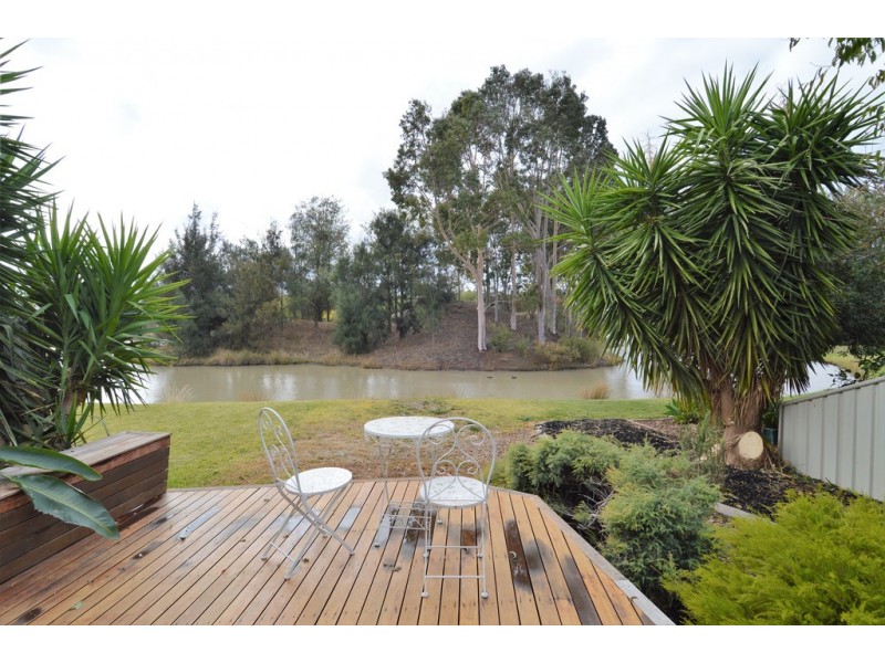 37 Kingfisher Drive West, Moama NSW 2731