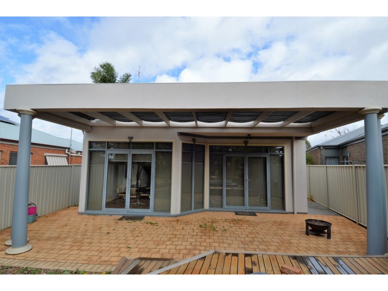 37 Kingfisher Drive West, Moama NSW 2731