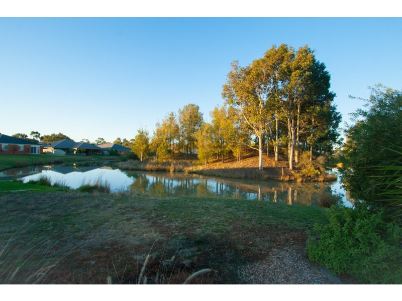 37 Kingfisher Drive West, Moama NSW 2731