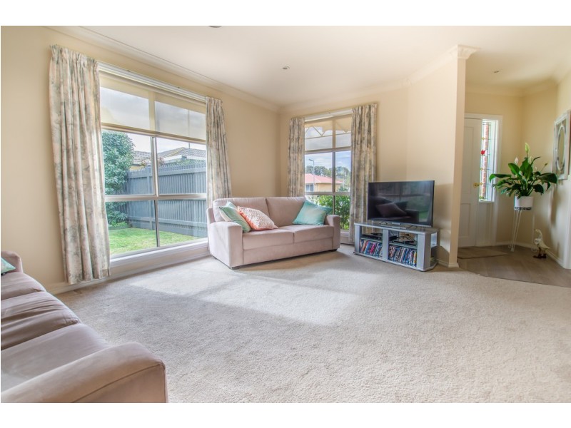 16 Kooyong Crt, Echuca VIC 3564