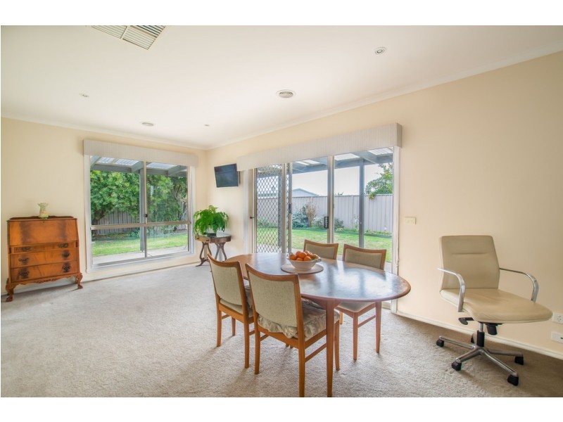 16 Kooyong Crt, Echuca VIC 3564