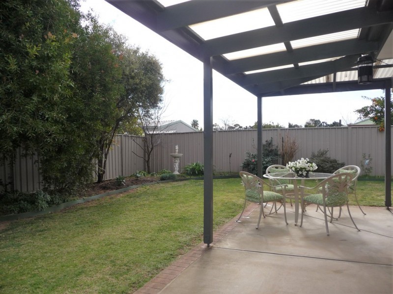 16 Kooyong Crt, Echuca VIC 3564