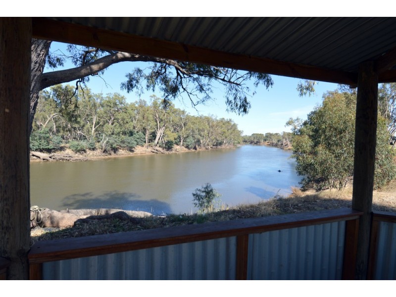 1135 Perricoota Road, Moama NSW 2731