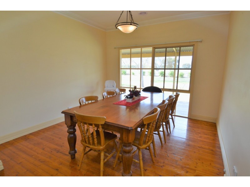 1135 Perricoota Road, Moama NSW 2731