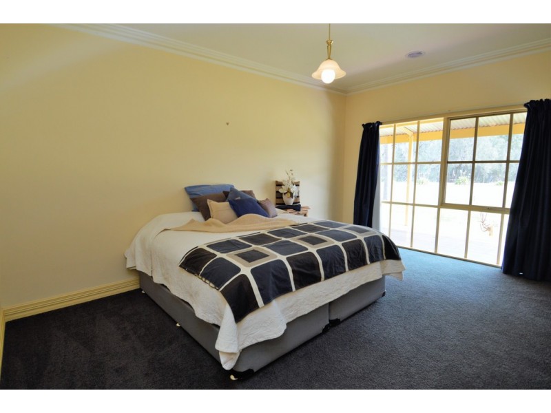 1135 Perricoota Road, Moama NSW 2731