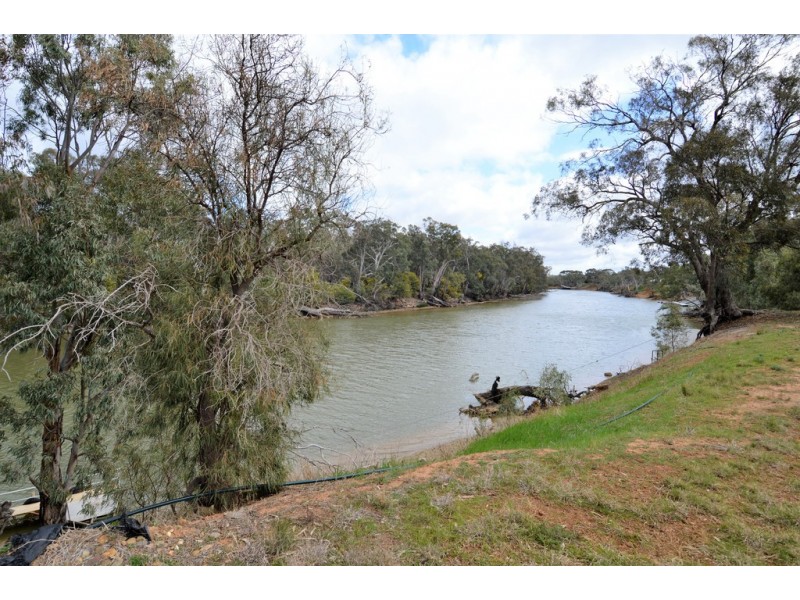 1135 Perricoota Road, Moama NSW 2731