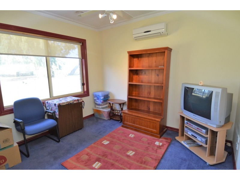 28 Moama Street, Mathoura NSW 2710
