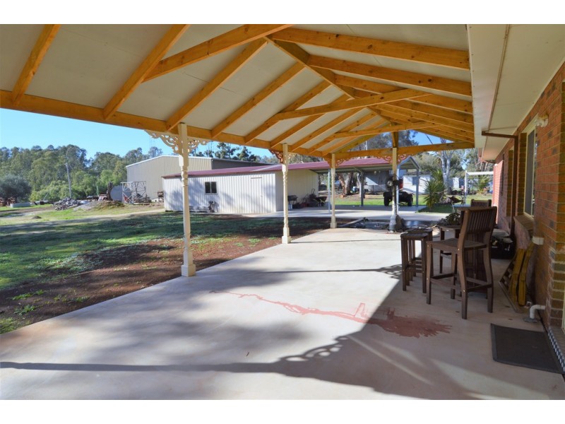 28 Moama Street, Mathoura NSW 2710
