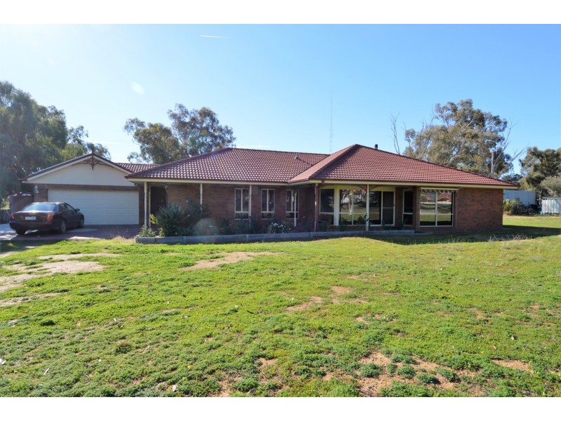 28 Moama Street, Mathoura NSW 2710