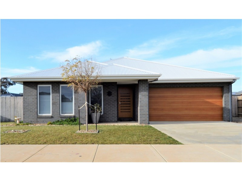 8 Lakeview Dve, Moama NSW 2731