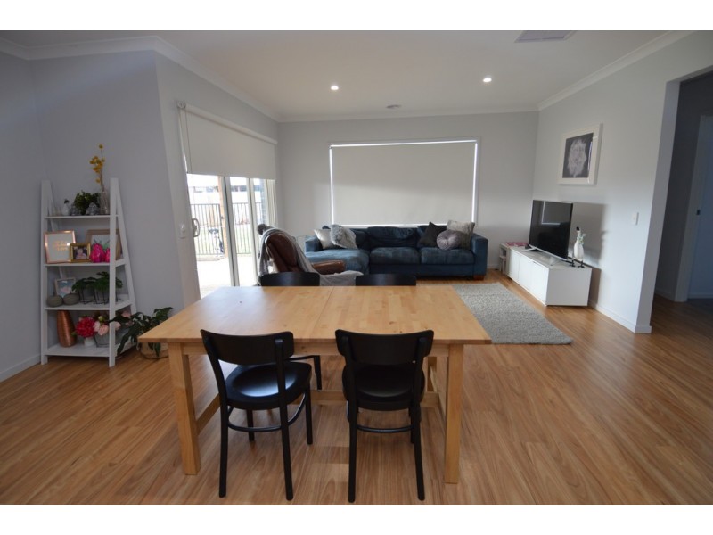 8 Lakeview Dve, Moama NSW 2731
