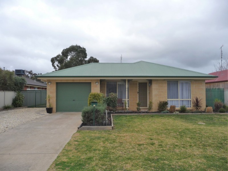 11 Glencoe Boulevard, Moama NSW 2731