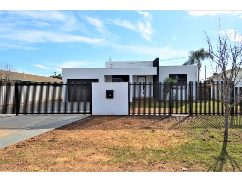 16 Maiden Street, Moama NSW 2731