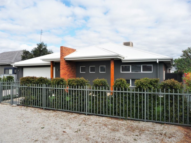 55 McKinlay St, Echuca VIC 3564