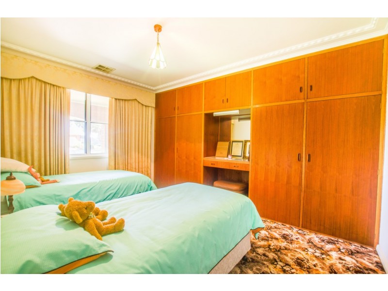 13 Campaspe Esplanade, Echuca VIC 3564