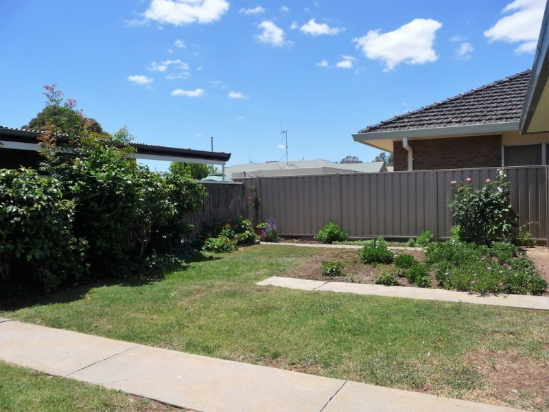 13 Campaspe Esplanade, Echuca VIC 3564